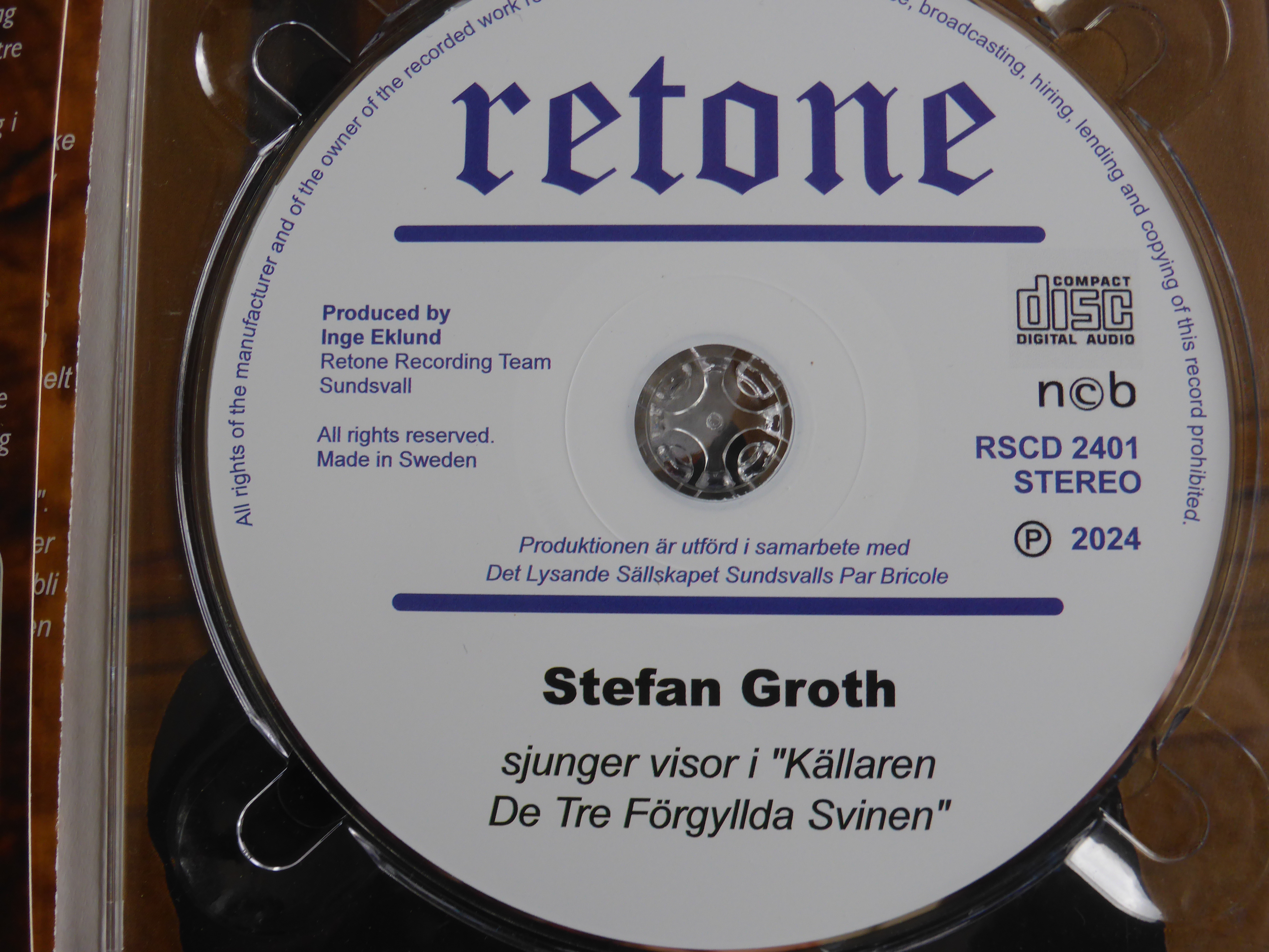 Stefan Groth sjunger visor i Källaren De Tre Förgyllda svinen- 5 lyssningstips av 21 spår.